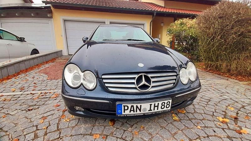 Schwarz Gebraucht 2002 Mercedes CLK200 Elegance Coupé | 2.200 € - Bild 1/4
