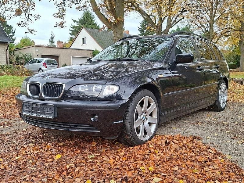 Schwarz Gebraucht 2005 BMW 318 Kombi | 1.499 € (Superpreis) - Bild 1/4