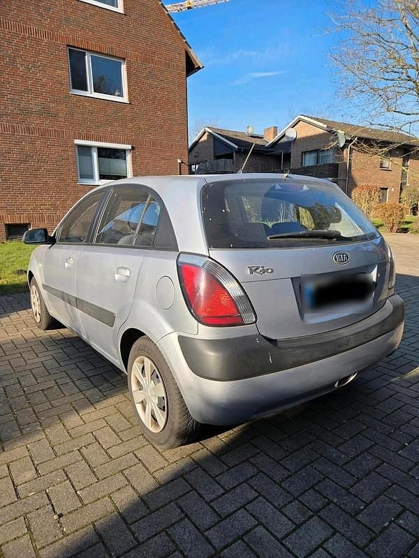 Gebraucht Kia Rio EX 97 PS (71 kW) 2007 Grau Limousine