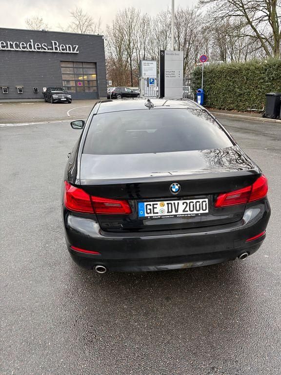 Gebraucht BMW 520 Luxury Line 190 PS (139 kW) 2019 Schwarz Limousine