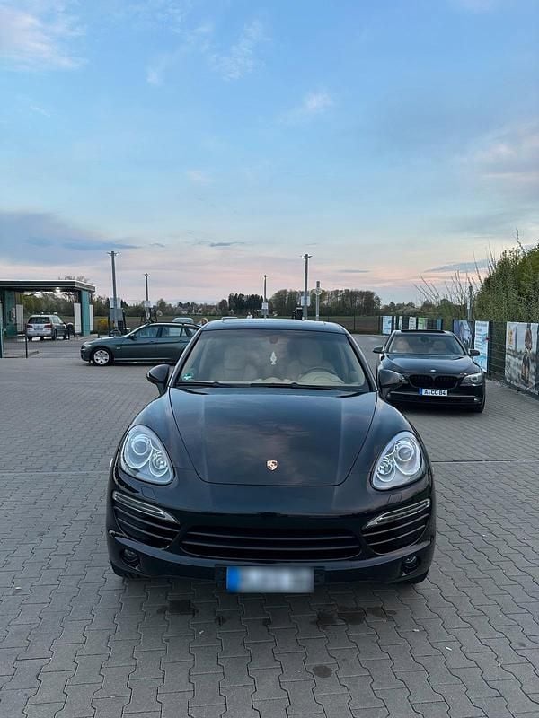 Second-hand Porsche Cayenne 300 CP (220 kW) 2011 Negru SUV