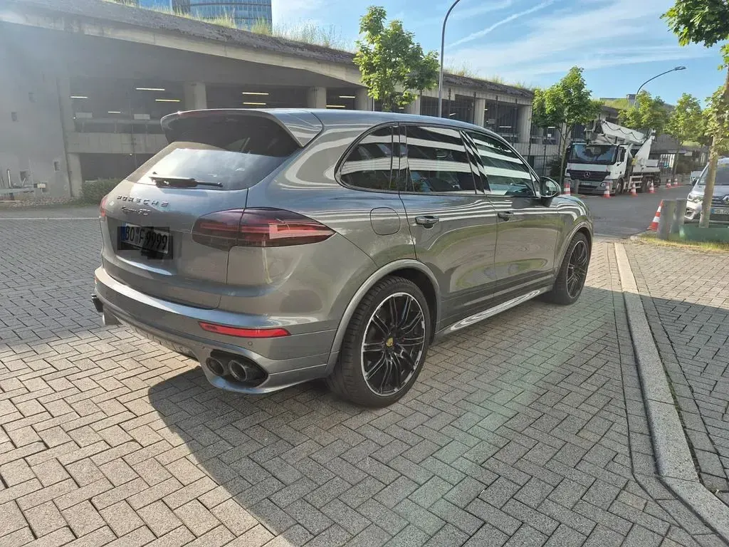 Gebraucht Porsche Cayenne 441 PS (324 kW) 2017 Grau SUV
