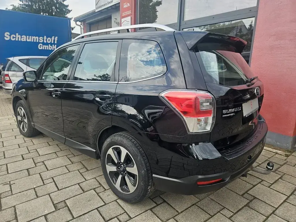Gebraucht Subaru Forester Exclusive+ 147 PS (108 kW) 2017 Schwarz SUV