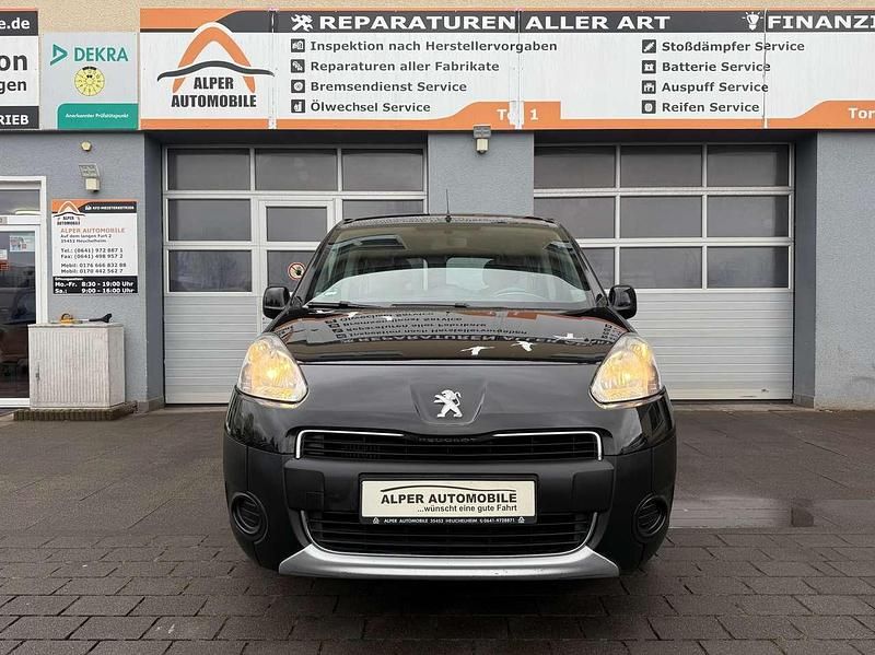 Gebraucht Peugeot Partner Tepee 114 PS (83 kW) 2013 Schwarz Van / Kleinbus