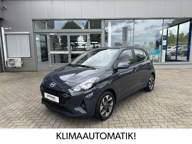 Grau Neu 2024 Hyundai i10 Trend Kleinwagen | 14.990 € (Guter Preis) - Bild 1/4