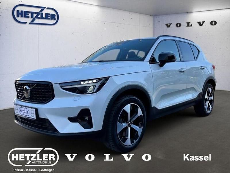 Gebraucht Volvo XC40 Plus 163 PS (119 kW) 2024 Crystal white pearl SUV