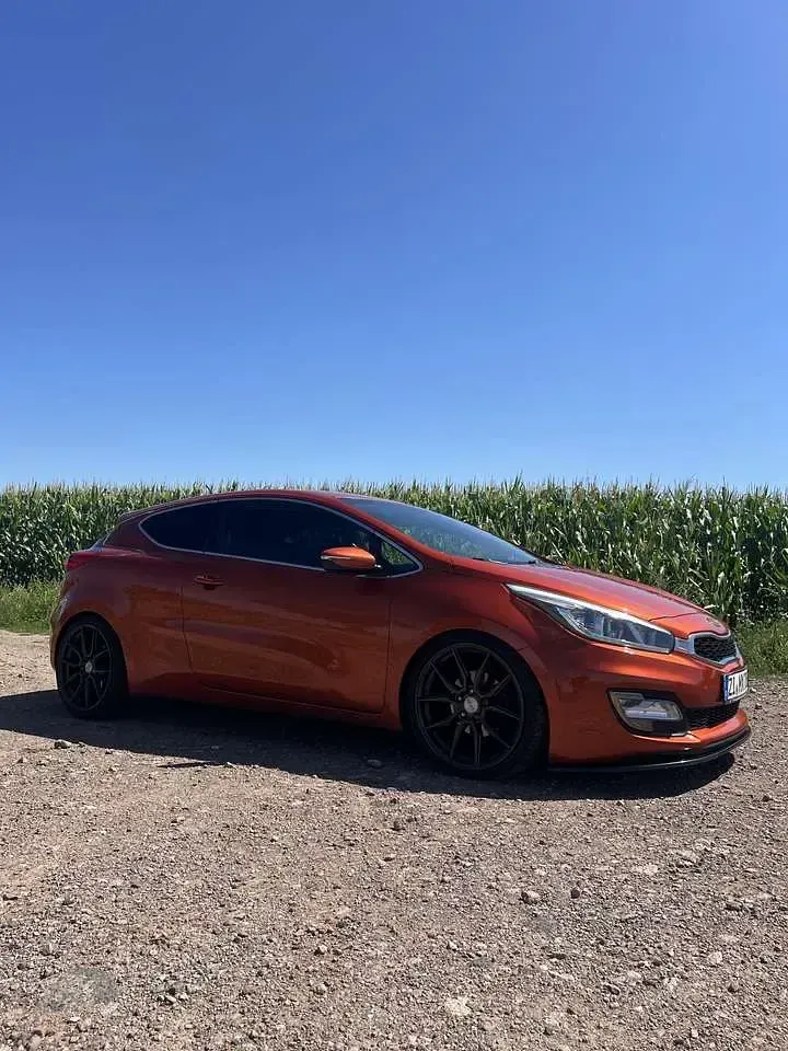 Gebraucht Kia Ceed Edition 7 135 PS (99 kW) 2013 Orange Kleinwagen