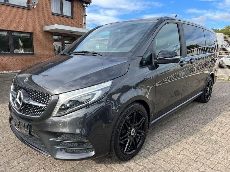 Grau Gebraucht 2021 Mercedes V250 AMG Van / Kleinbus | 36.800 € (Fairer Preis) - Bild 1/4