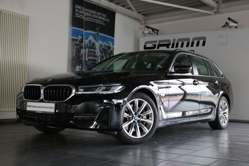 Schwarz ii Gebraucht 2024 BMW 530e iPerformance Kombi | 44.400 € (Fairer Preis) - Bild 1/4