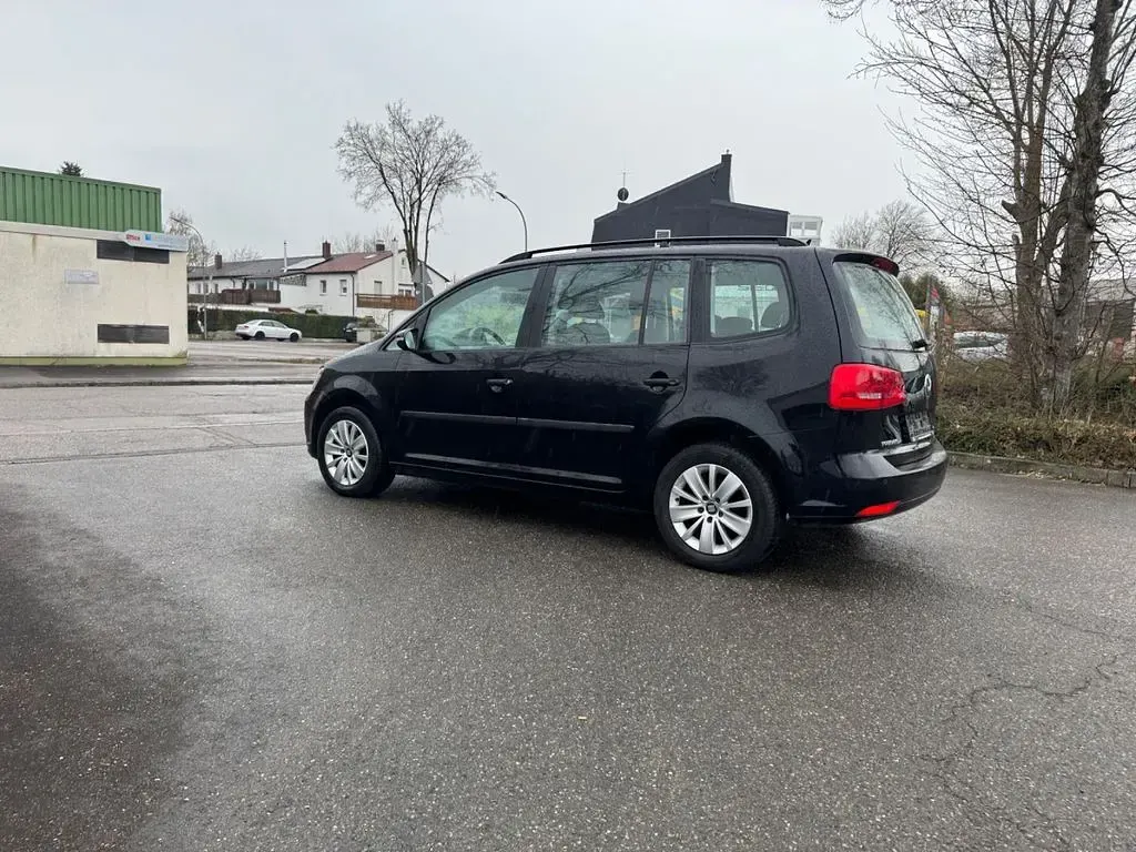 Gebraucht VW Touran Style 105 PS (77 kW) 2011 Schwarz Van / Kleinbus
