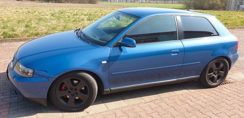 Blau Gebraucht 2003 Audi A3 Ambiente Limousine | 6.200 € - Bild 1/4