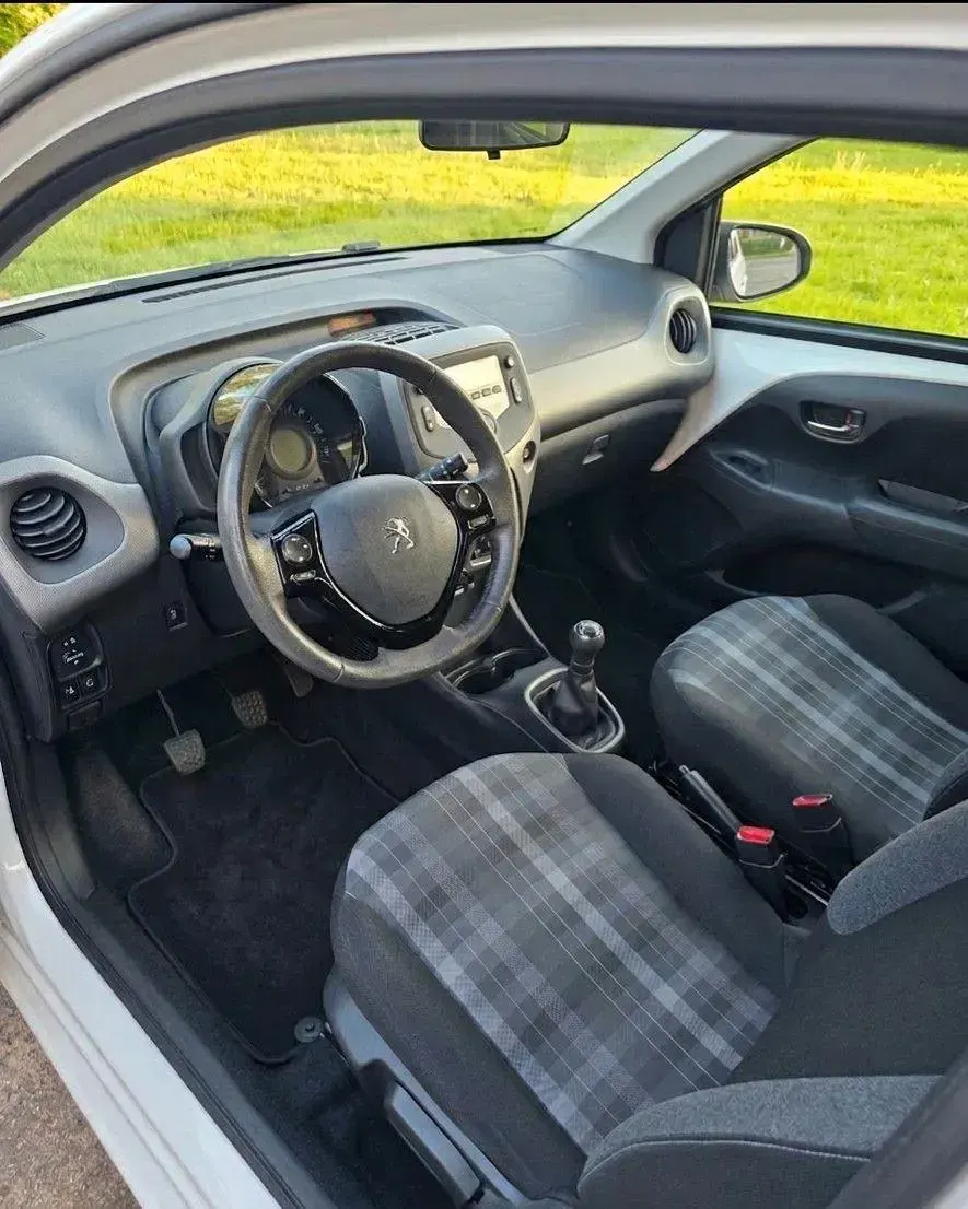 Gebraucht Peugeot 108 Active 72 PS (52 kW) 2020 Weiß Kleinwagen