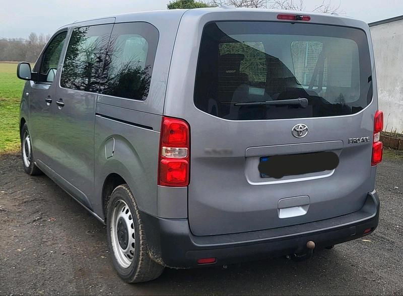 Gebraucht Toyota Proace Verso 144 PS (105 kW) 2022 Grau Van
