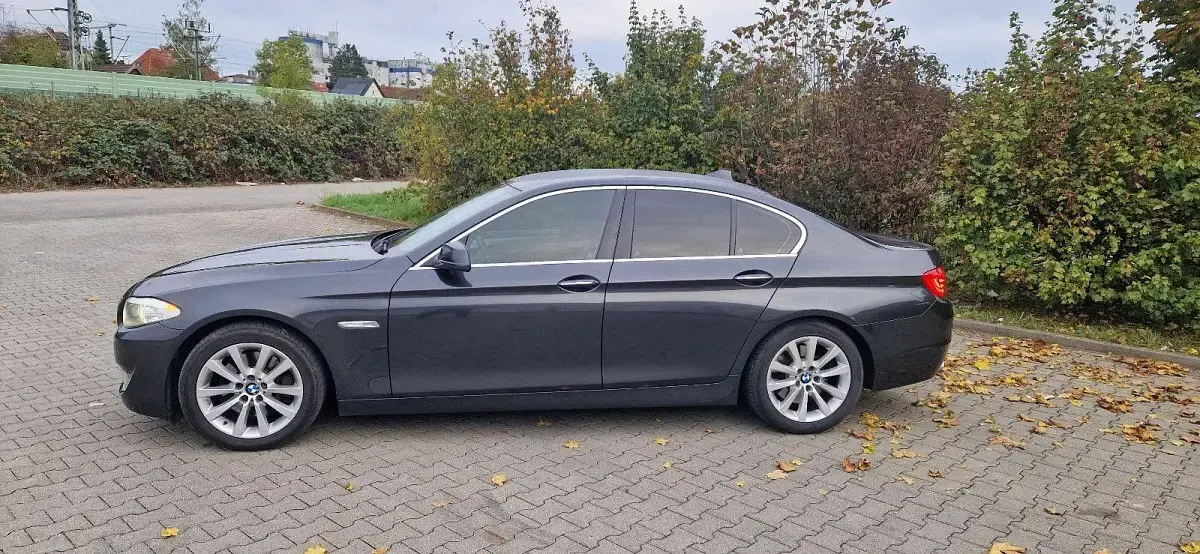 Gebraucht BMW 530 258 PS (189 kW) 2011 Schwarz Limousine