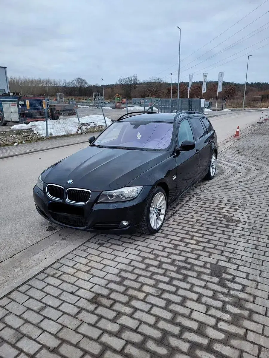 Gebraucht BMW 320 184 PS (135 kW) 2009 Schwarz Kombi
