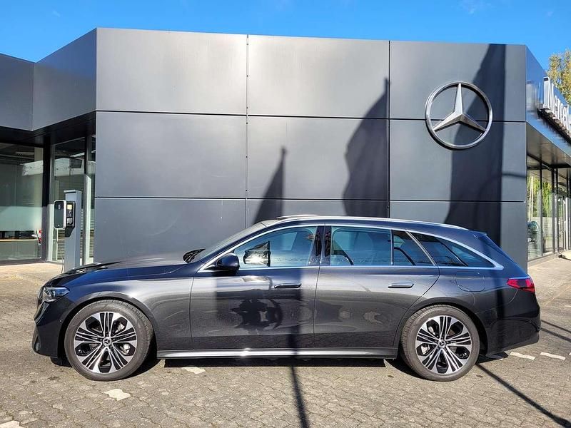 Gebraucht Mercedes E300 Advanced Plus 204 PS (150 kW) 2024 Grafitgrau  metalliclack Kombi