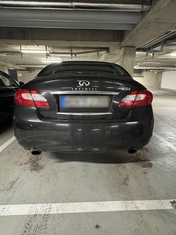 Gebraucht Infiniti M30 238 PS (175 kW) 2012 Schwarz Coupé