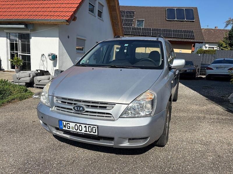 Silber Gebraucht 2006 Kia Carnival EX Van / Kleinbus | 1.350 € (Guter Preis) - Bild 1/4
