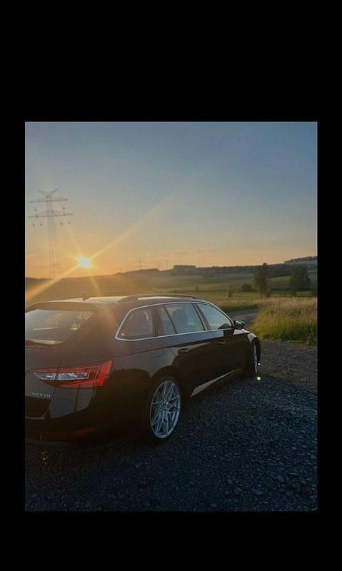 Gebraucht Skoda Superb 190 PS (139 kW) 2016 Schwarz Kombi