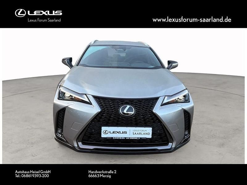 Neu Lexus UX 300h Sport Design Packet 199 PS (146 kW) 2026 Silber SUV