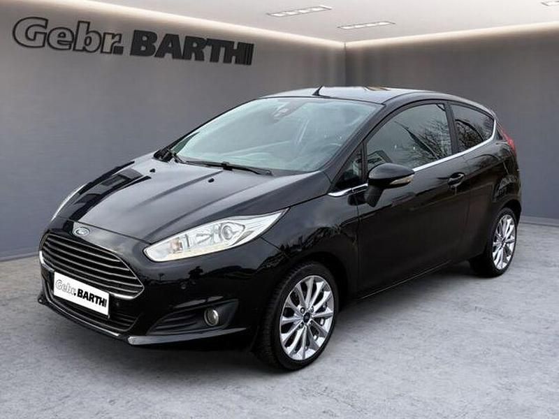 Gebraucht Ford Fiesta Titanium 140 PS (102 kW) 2016 Iridiumschwarz metallic (metallic) Kleinwagen