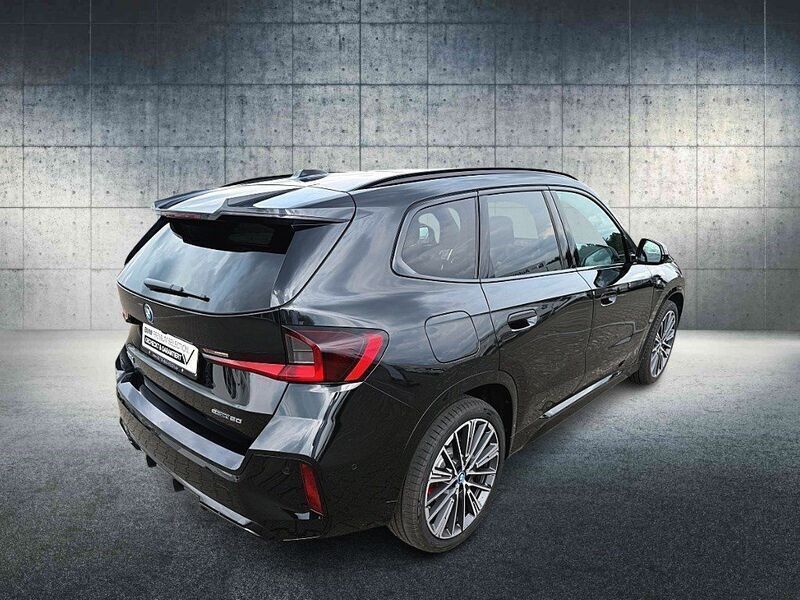 Gebraucht BMW iX1 M Sport 150 kW (204 PS) 2025 Black sapphire SUV