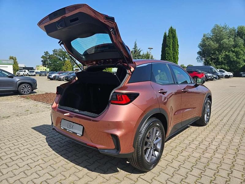 Gebraucht Lexus LBX 136 PS (100 kW) 2025 Kupferrot metallic SUV