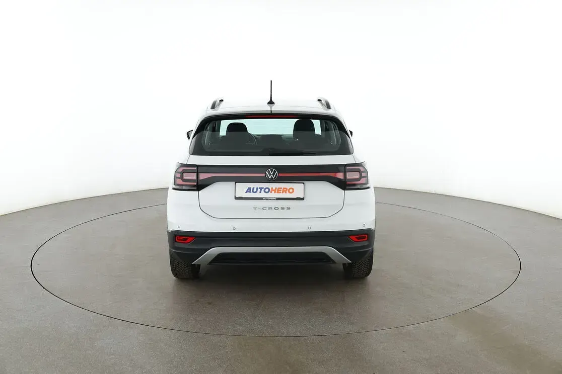 Gebraucht VW T-Cross Life 95 PS (69 kW) 2022 Weiß SUV