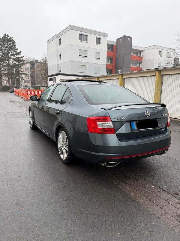 Gebraucht Skoda Octavia RS 184 PS (135 kW) 2016 Grau Kleinwagen