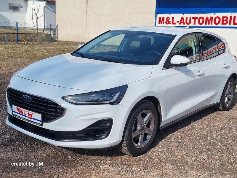Gebraucht Ford Focus Titanium 125 PS (91 kW) 2023 Weiß Limousine