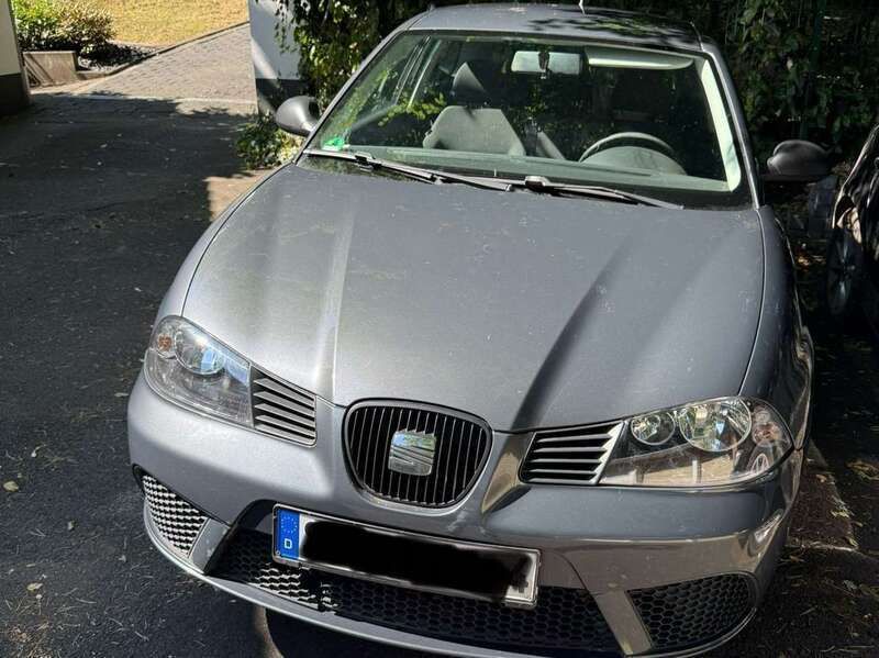 Grau Gebraucht 2007 Seat Ibiza Reference Kleinwagen | 1.600 € (Fairer Preis) - Bild 1/4