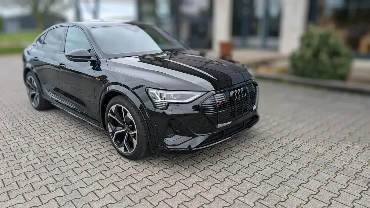 Gebraucht Audi e-tron Ambiente 369 kW (503 PS) 2022 Schwarz SUV