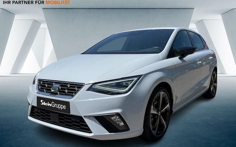 Weiß Gebraucht 2022 Seat Ibiza FR Limousine | 18.480 € (Fairer Preis) - Bild 1/4