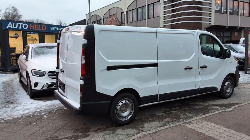 Gebraucht Opel Vivaro 120 PS (88 kW) 2017 Weiß Van / Kleinbus