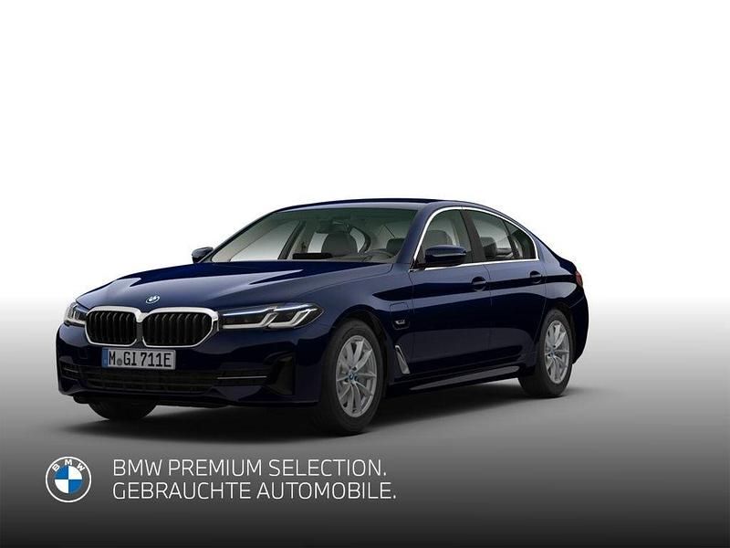 Blau Gebraucht 2022 BMW 545e Limousine | 39.990 € (Etwas zu teuer) - Bild 1/4