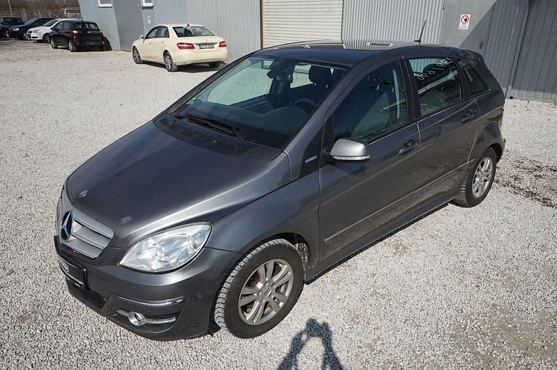 Gebraucht Mercedes B160 95 PS (69 kW) 2010 Grau Van / Kleinbus