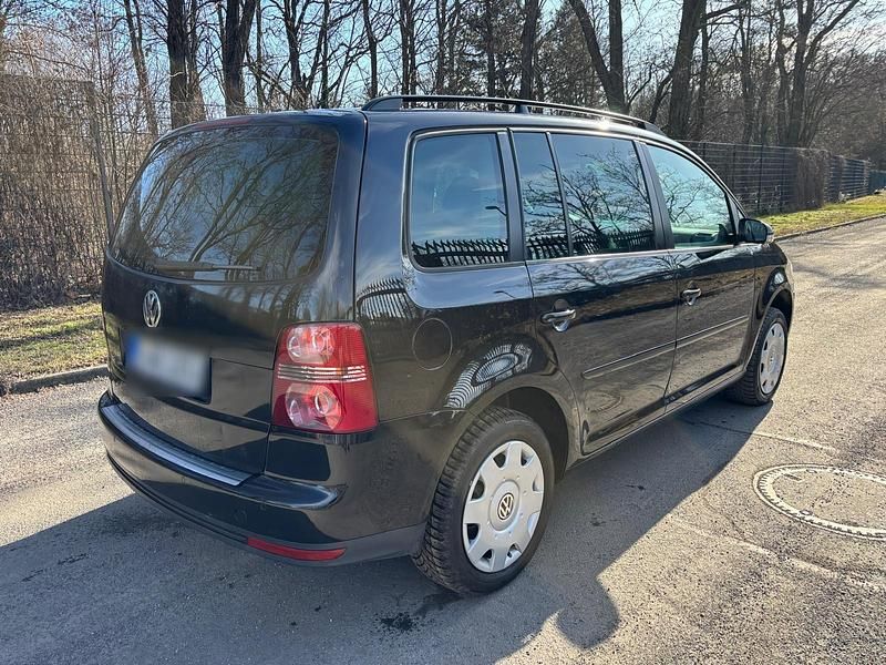 Gebraucht VW Touran 100 PS (73 kW) 2007 Schwarz Van / Kleinbus