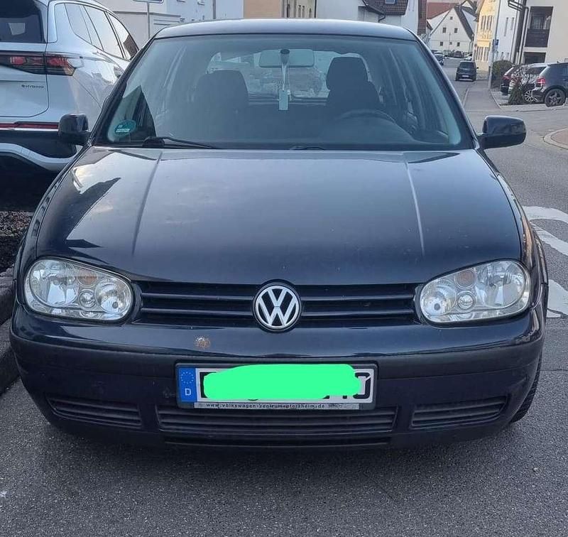 Blau Gebraucht 2002 VW Golf Limousine | 1.200 € (Fairer Preis) - Bild 1/3