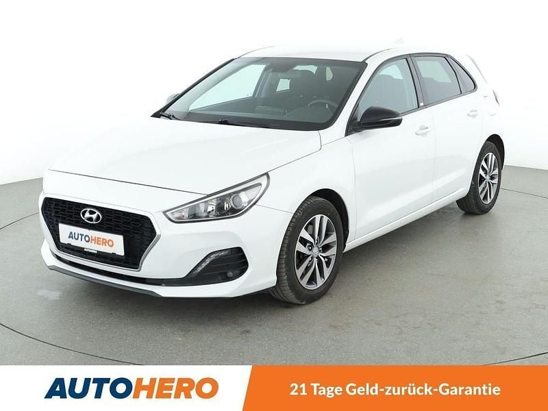 Weiß Gebraucht 2019 Hyundai i30 YES! Limousine | 14.290 € (Fairer Preis) - Bild 1/3