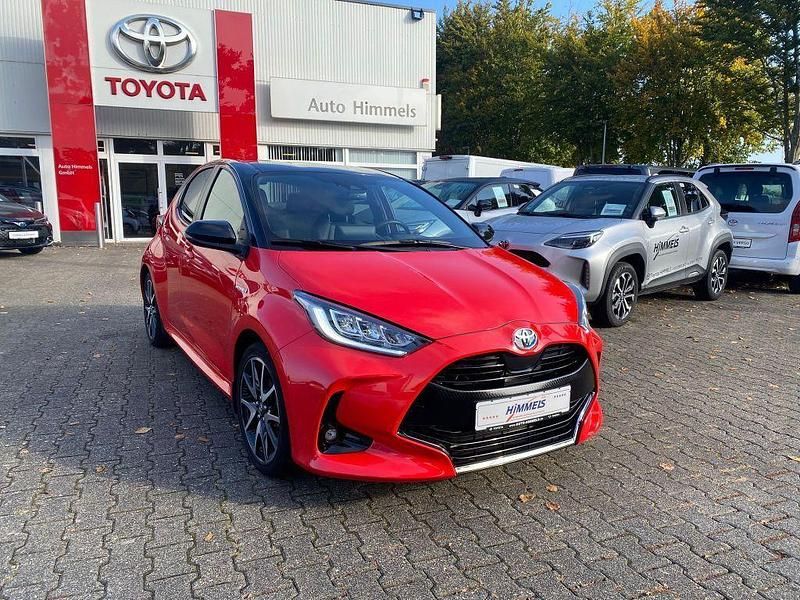 Tokio fusion rot metallic, dach schwarz Gebraucht 2020 Toyota Yaris Hybrid Edition Kleinwagen | 18.990 € (Fairer Preis) - Bild 1/4