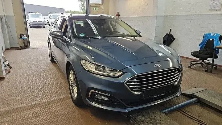 Gebraucht Ford Mondeo Titanium 150 PS (110 kW) 2021 Blau Limousine