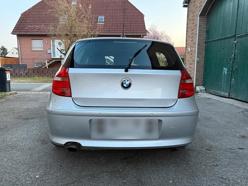 Gebraucht BMW 116 122 PS (89 kW) 2007 Grau Kleinwagen