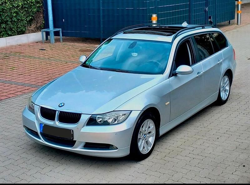 Silber Gebraucht 2007 BMW 318 Kombi | 3.000 € (Guter Preis) - Bild 1/4