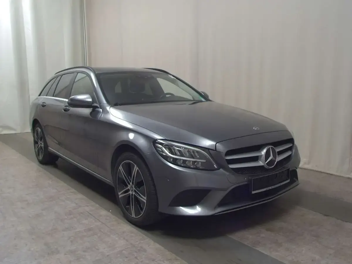 Gebraucht Mercedes C200 160 PS (117 kW) 2020 Selenitgrau metalliclack Kombi