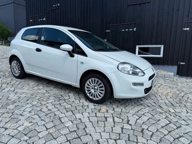 Weiß Gebraucht 2015 Fiat Punto Kleinwagen | 2.990 € (Guter Preis) - Bild 1/4