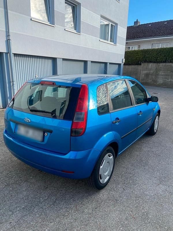 Gebraucht Ford Fiesta 58 PS (42 kW) 2003 Blau Kleinwagen