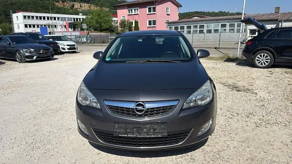 Gebraucht Opel Astra Edition 116 PS (85 kW) 2011 Grau Limousine