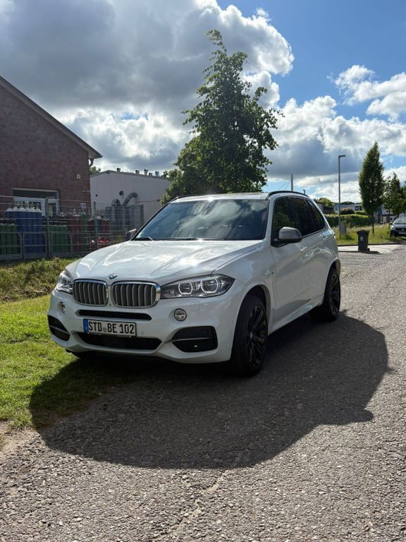 Weiß Gebraucht 2018 BMW X5 M50 M Performance SUV | 30.000 € (Fairer Preis) - Bild 1/4