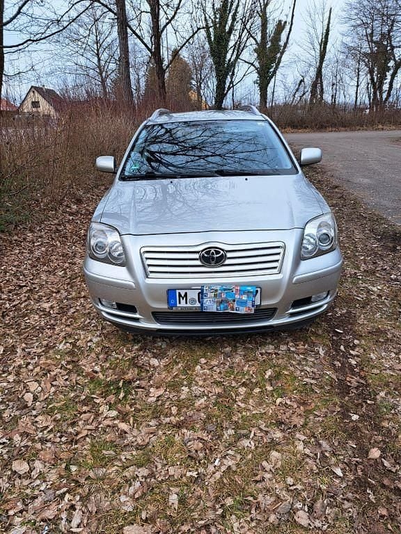 Silber Gebraucht 2003 Toyota Avensis Kombi | 1.700 € (Fairer Preis) - Bild 1/4