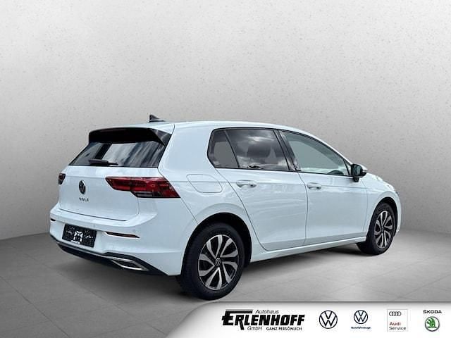 Gebraucht VW Golf VIII Active 110 PS (80 kW) 2022 Weiß Limousine